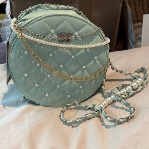 NWT Badgley Mischka Round Quilted Crossbody